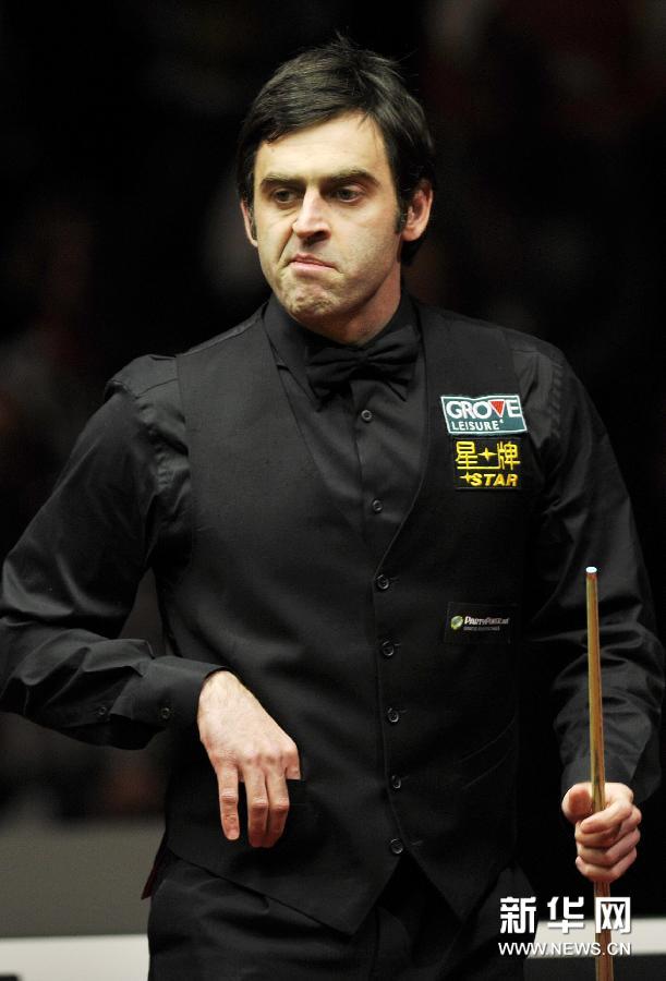 与菲尔米诺 与菲尔米诺