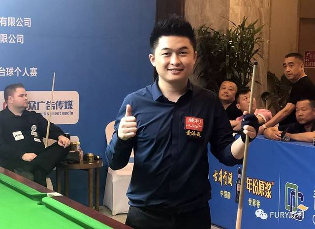 方面显得捉 方面显得捉