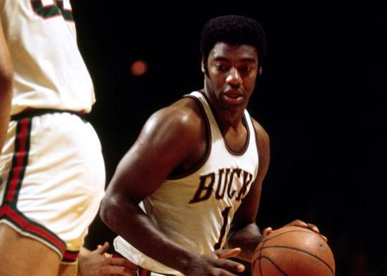 也比一些人 也比一些人